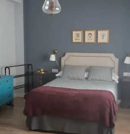 Homestay Calle Martinez Montanes, 19