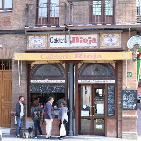 Homestay Calle Martinez Montanes, 19 Seville