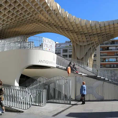 Calle Martinez Montanes, 19 Seville